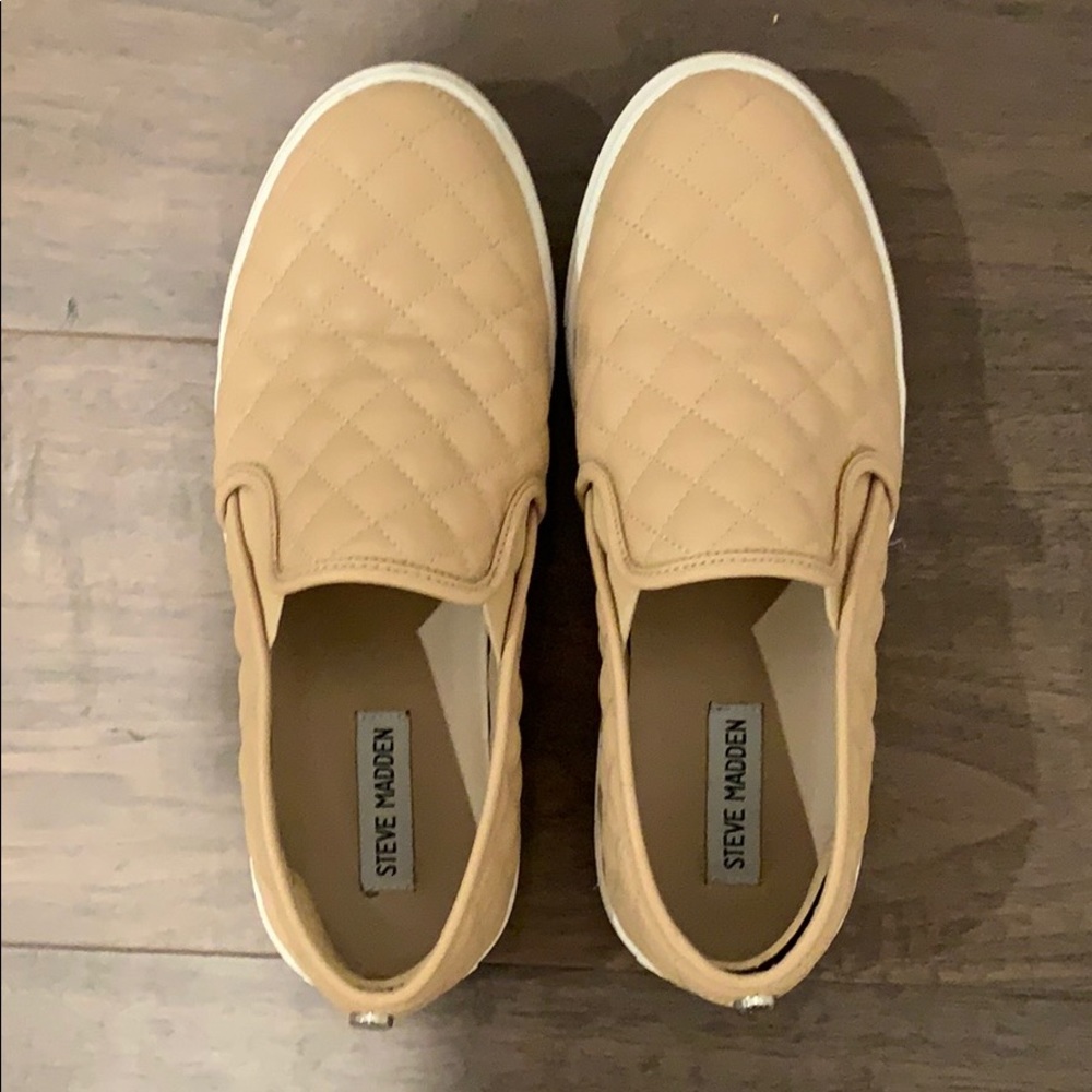 Excellent Condition Steve Madden Slip On Sneakers